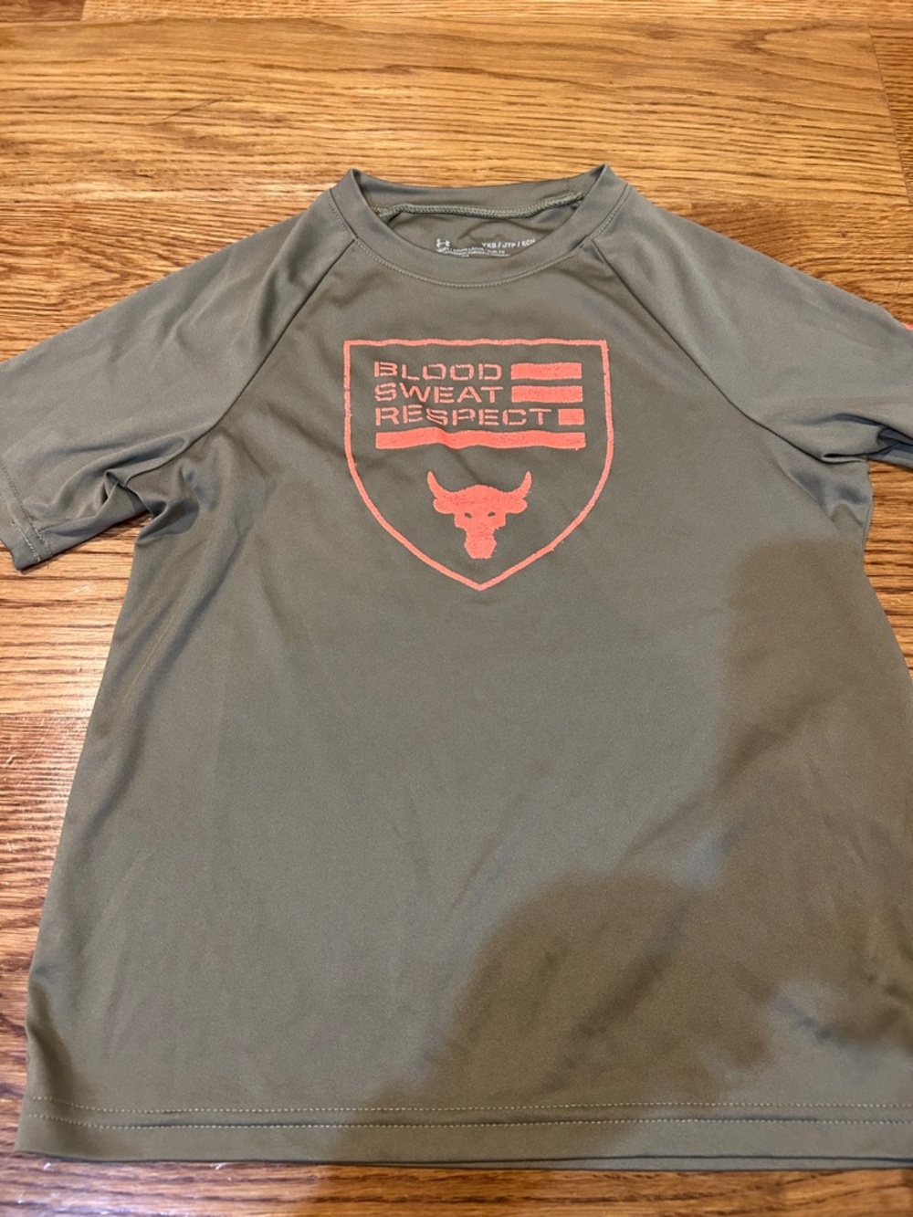 Under Armour Olive Short-Sleeve Performance Tee with Coral Graphic size YXS / 5